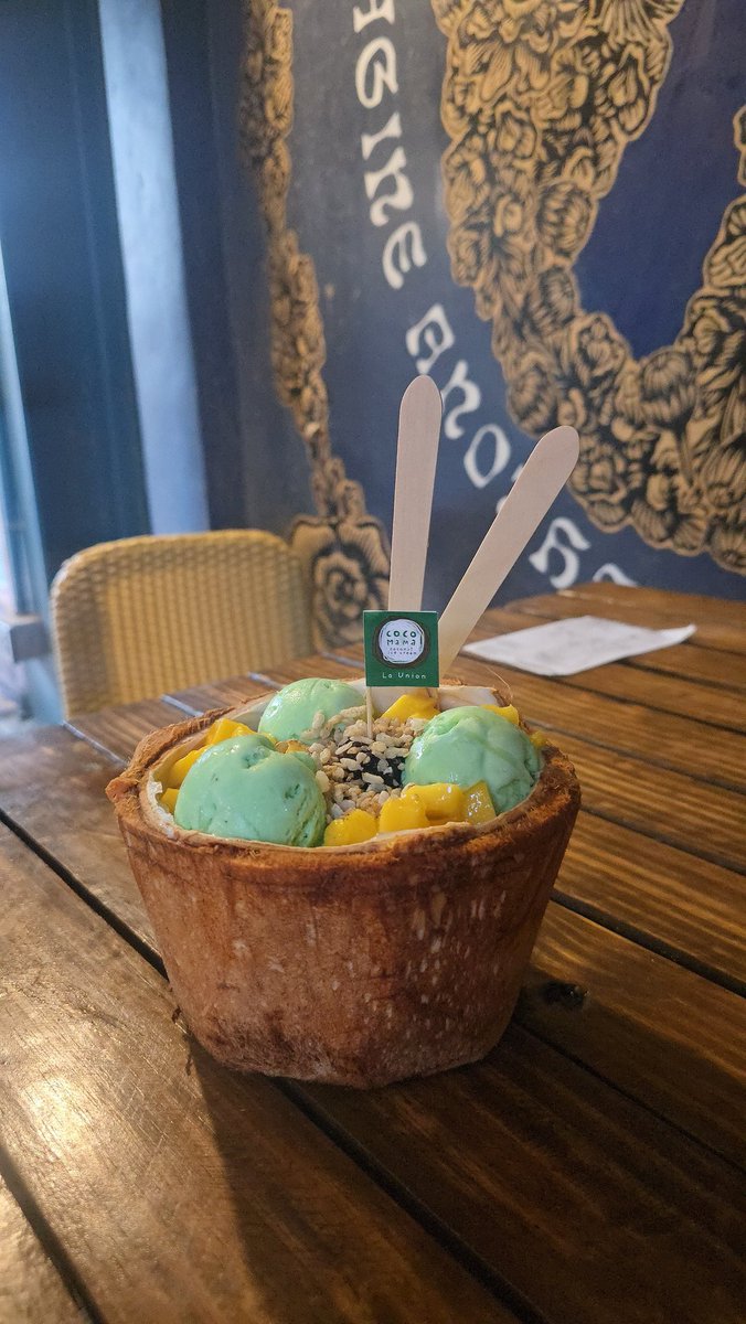 Gritual!💚
This coconut ice cream is good!

Ate it with my friend <a href="/talastrax/">tala (❖,❖)</a> !