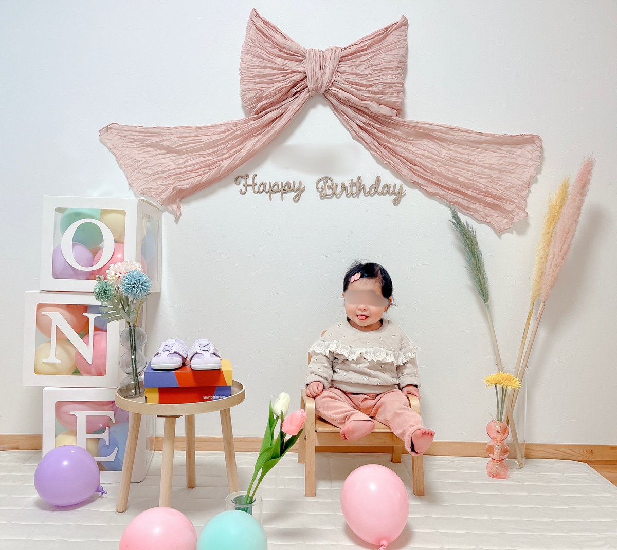 ai__no__kotoba's tweet image. 娘、1歳のbirthday🎂🎉
生後2ヶ月くらいからよく笑う子で、それ以降も本当にニコニコいっつも笑ってて、ずっと癒されてた😂💗
元保育士の私の母も「こんなに笑う子見たことない笑」って言うくらい🤣
これからもお兄ちゃんと仲良しで、元気に大きくなっていってほしいな🌼