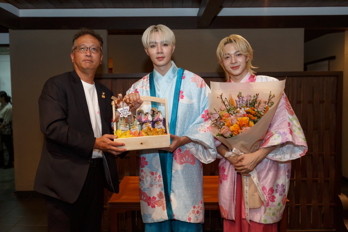 Mondahminth's tweet image. รวมภาพบรรยากาศงาน Mondahmin Exclusive Dinner ในวันที่ 20 พฤศจิกายน 2568
👀 มาดูกันว่างานนี้ปากหอมทั้งวันอิ่มฟินทั้งคืนสุด ๆ แค่ไหน🥰

ขอบคุณชาวซนซนทุกท่านที่ให้การตอบรับเป็นอย่างดี อย่าลืมกดติดตามไว้เพื่อรอรับข่าวสารกิจกรรมดี ๆ อีกเพียบ💓

ภาพความฟินเพิ่มเติมสามารถดูได้ที่ :…