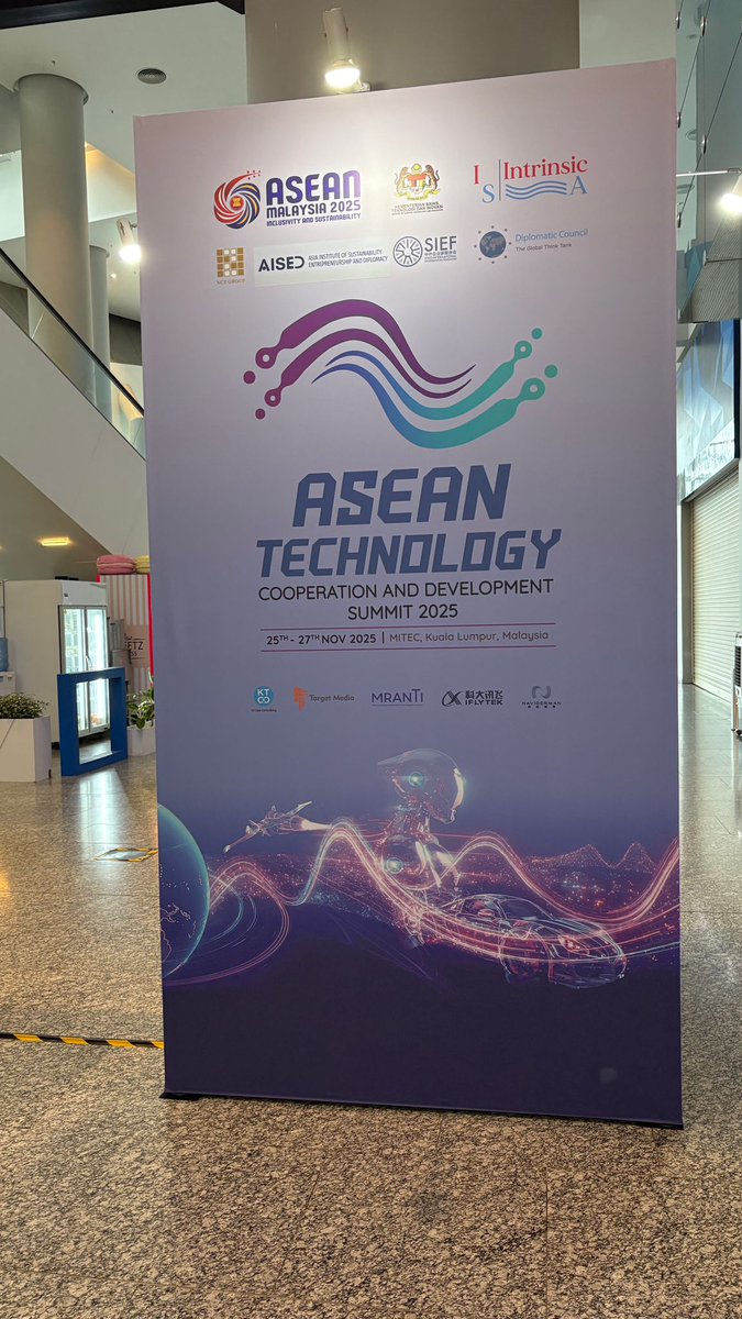 collectopia_io's tweet image. Collectopia squad taking over the ASEAN Technology Cooperation &amp;amp; Development Summit 2025 in KL! 
From coffee breaks to big ideas, uniting innovation &amp;amp; connecting the future! @ErnestC42213380 

#ASEAN2025 #TechSummit #Collectopia #KualaLumpur #Innovation
