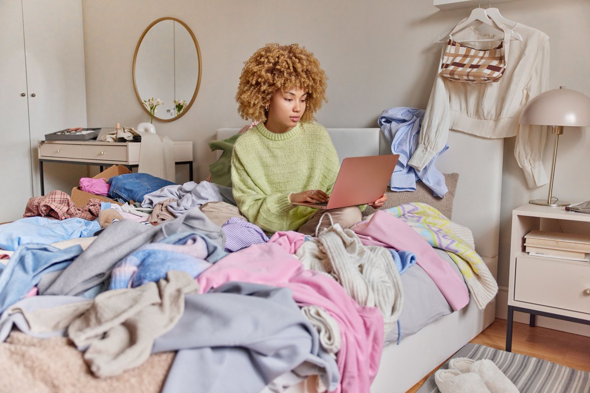 ClutterClare's tweet image. Black Friday deal: 25% off Clutter Clearing Community Membership. Use code BFCM25 until Cyber Monday. Join at clutterclearing.net/clutter-cleari…

#ClutterClearing #SentimentalClutter #DeclutterSupport #EmotionalDecluttering #DeclutteringHelp #MindfulDecluttering #DeclutteringTips