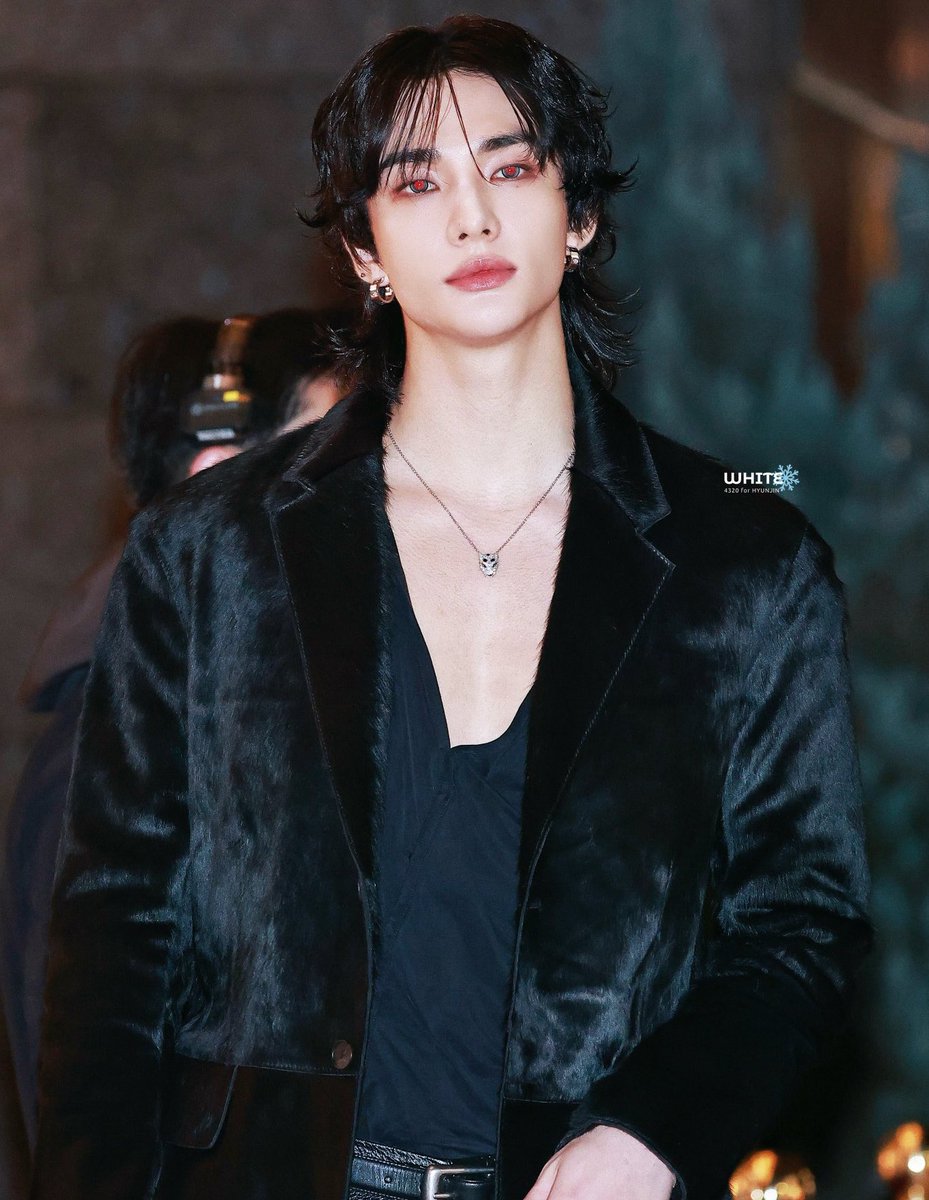 lens kurbani olsa da inanilmaz gorunmeyi basariyor ya insanustu birisi ondan cok hoslaniyorum