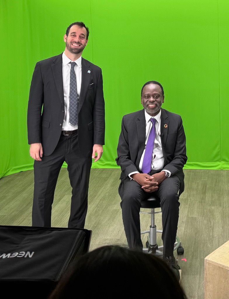 tmarwala's tweet image. Filming today for our Microsoft-sponsored LinkedIn Learning course on AI — advancing Japanese and global digital capacity-building through accessible, high-quality learning. Excited to help shape the future of AI education for all. #AI #DigitalLearning #LinkedInLearning…