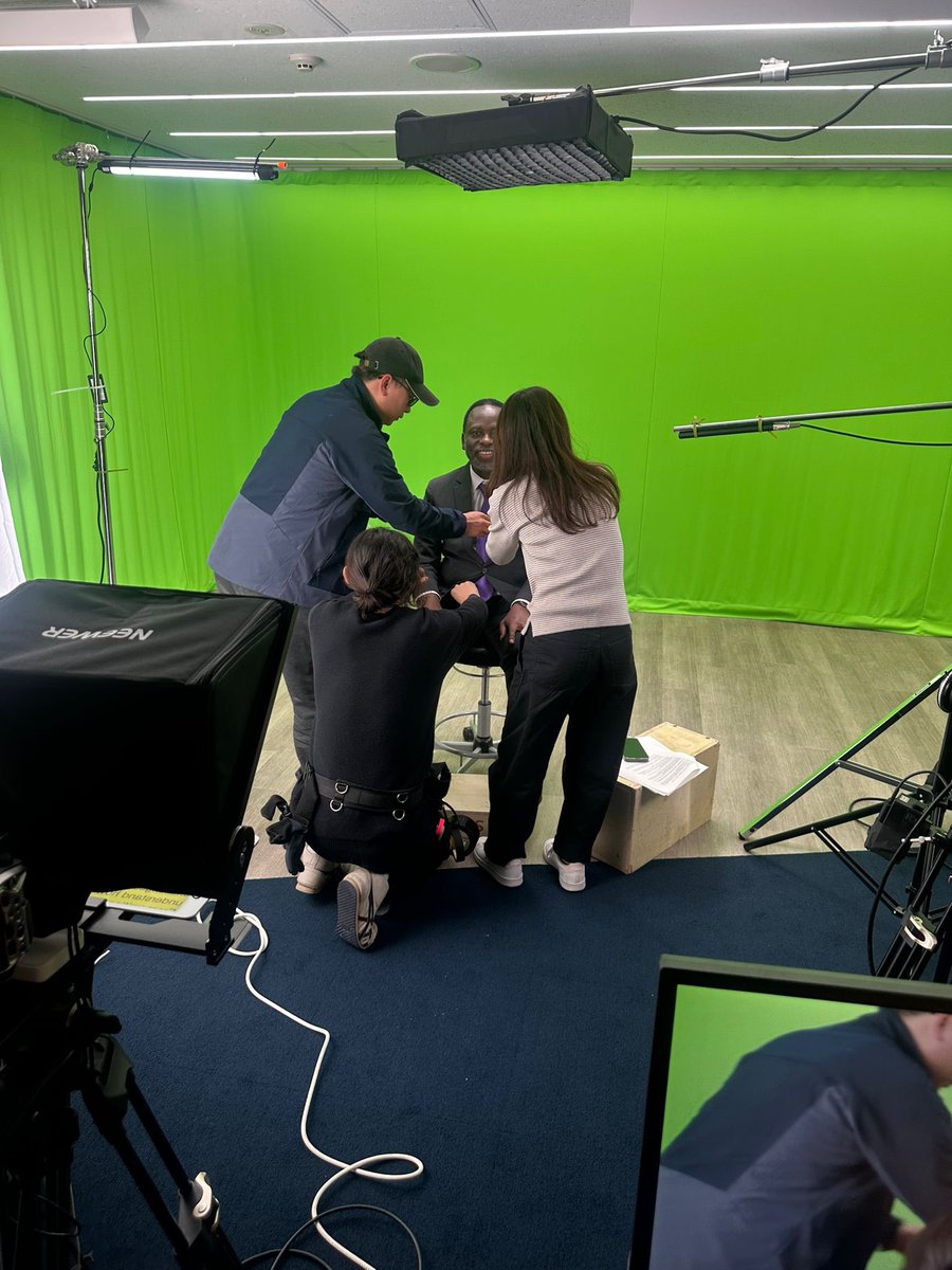 tmarwala's tweet image. Filming today for our Microsoft-sponsored LinkedIn Learning course on AI — advancing Japanese and global digital capacity-building through accessible, high-quality learning. Excited to help shape the future of AI education for all. #AI #DigitalLearning #LinkedInLearning…
