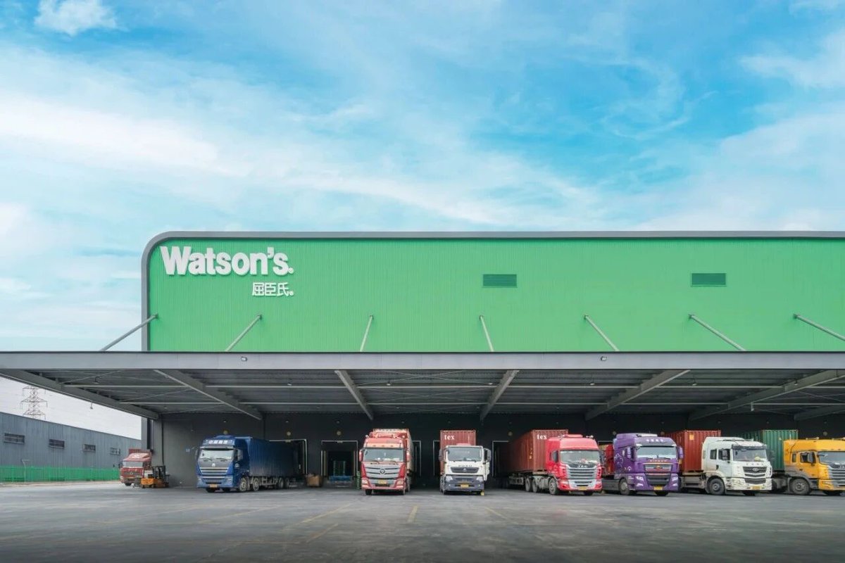 LWK_Partners's tweet image. 🌿 AS Watson Industries New Smart Factory

Designed to live with the climate, not fight it. This is climate-responsive architecture at its most intelligent and beautiful.
#ASWatsonSmartFactory 
#LWKandPARTNERS