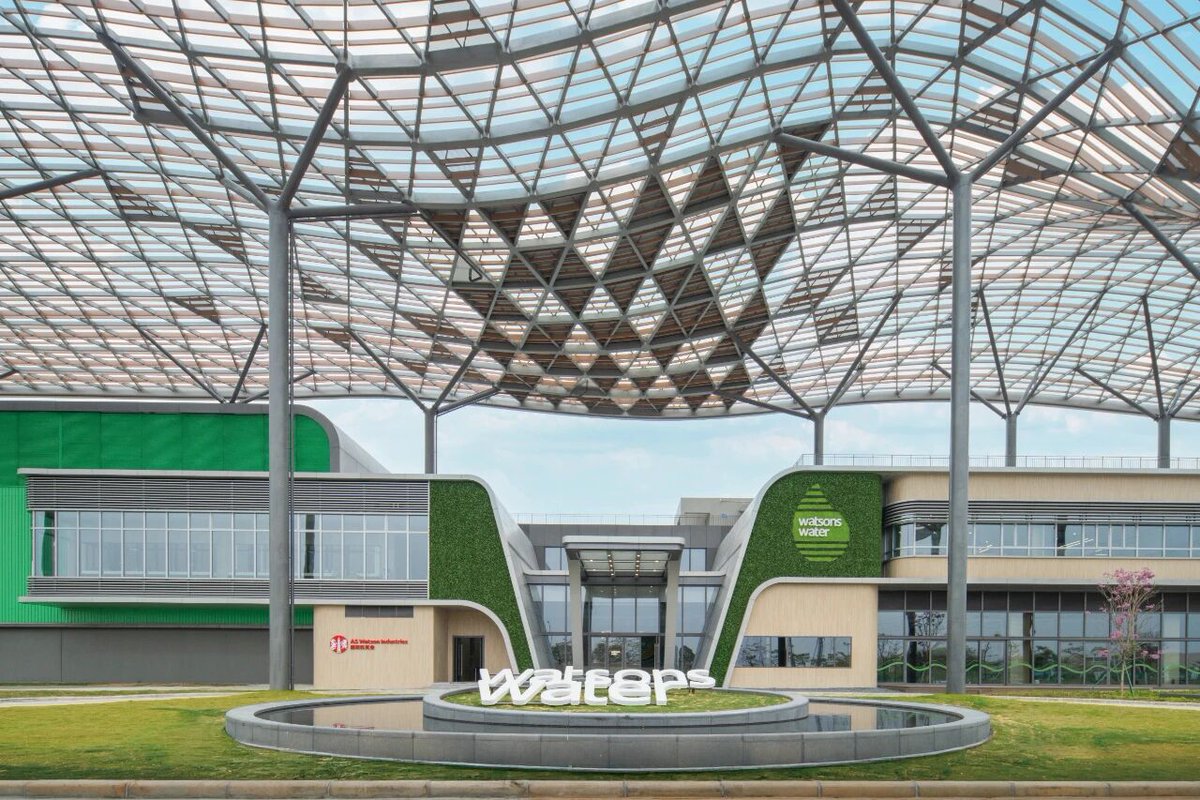 LWK_Partners's tweet image. 🌿 AS Watson Industries New Smart Factory

Designed to live with the climate, not fight it. This is climate-responsive architecture at its most intelligent and beautiful.
#ASWatsonSmartFactory 
#LWKandPARTNERS