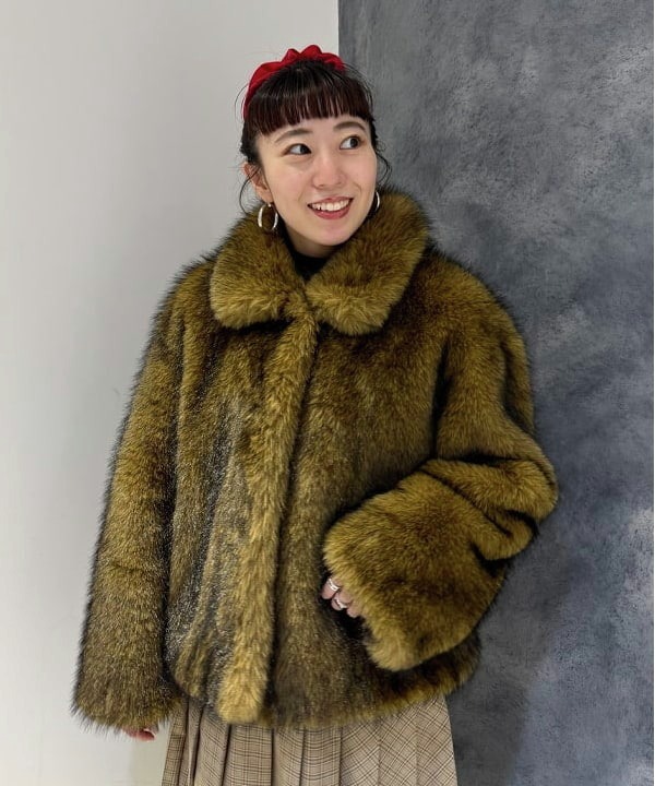 期間限定10％オフ✨
🖤『BLACK FRIDAY』対象品🖤

冬の主役級アウターが登場！🧥✨

ミンク調の柔らかなフェイクファーが魅力。きれいめなショート丈で、どんなボトムスともバランス良く合わせられます🙌

アイテムはこちらから✔
🔗bit.ly/44bn1an

#ビームス