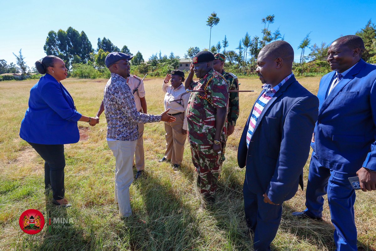 InteriorKE's tweet image. Principal Secretary for Internal Security, Dr. Raymond Omollo @ray_omollo leads the Border Control and Operations Coordination Committee (BCOCC) on a site visit of the new Kenya🇰🇪 - Uganda🇺🇬 Suam One Stop Border Post in Trans Nzoia county to assess its readiness ahead of official…