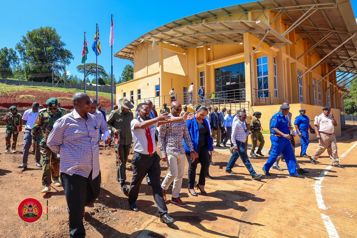 InteriorKE's tweet image. Principal Secretary for Internal Security, Dr. Raymond Omollo @ray_omollo leads the Border Control and Operations Coordination Committee (BCOCC) on a site visit of the new Kenya🇰🇪 - Uganda🇺🇬 Suam One Stop Border Post in Trans Nzoia county to assess its readiness ahead of official…