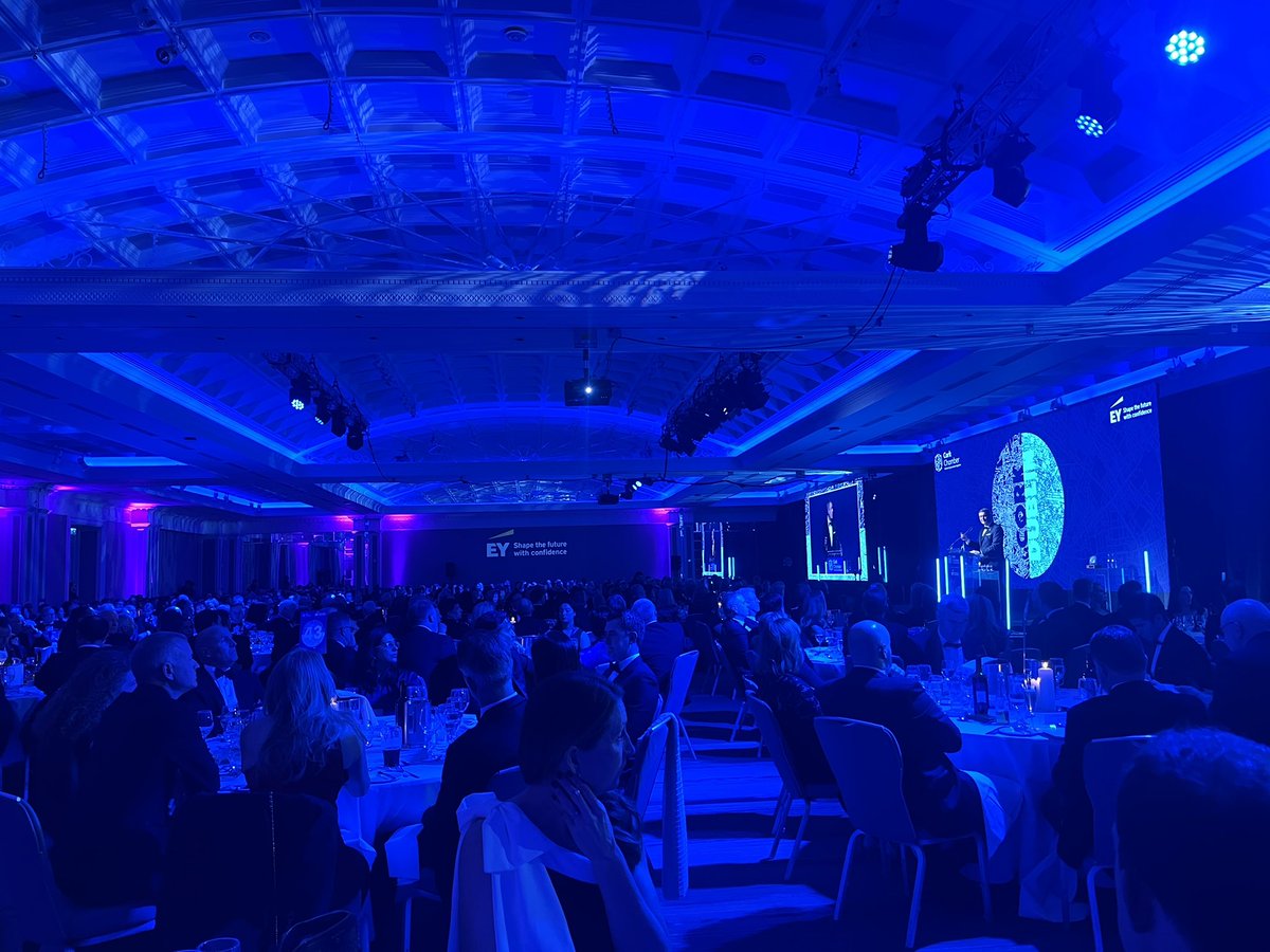 InvestwiseFP's tweet image. Another fantastic Cork Chamber of Commerce Dublin dinner is over. Over 600 guests in the large room at ‘The Burlo’.  Tremendous positivity in the room, with a fitting and emotional tribute to the late John Mullins. @CorkChamber