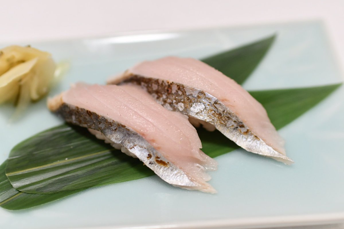 YUMEUMI27's tweet image. 水産業者から…お知らせです…

サワラが…サワラが最高の時期になりました…

サワラは…魚へんに春と書きますが…

脂がのり…一番美味しいのは…晩秋から冬にかけてなんです…

いまは…いい魚体のものが多く…

比較的安いので…西京焼きや…タタキにどうぞ…