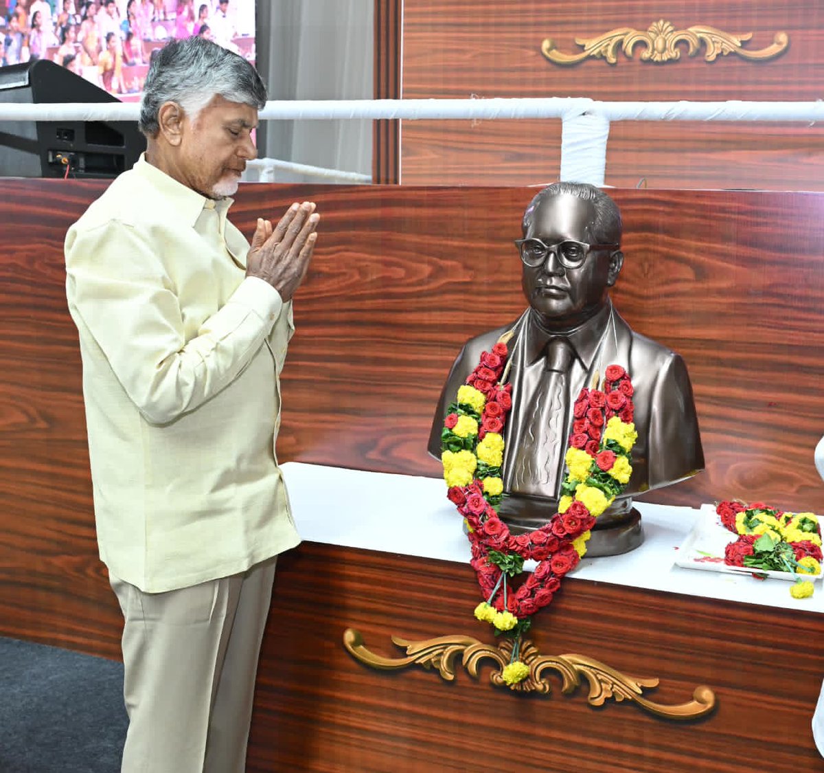 Itdpctp's tweet image. #ConstitutionDay సందర్బంగా విద్యార్థిని/విద్యార్థుల చేత మాక్ అసెంబ్లీ కార్యక్రమం నిర్వహించటం అద్భుతం... పిల్లలు కూడా నిజమైన ప్రజాప్రతినిధులు లాగా చక్కగా వ్యవహరించారు...
@ncbn
@naralokesh
@AyyannaPatruduC గారికి ధన్యవాదాలు.
#MockAssemblyInAP 
#iTDPForTDP 
#HOPE0138