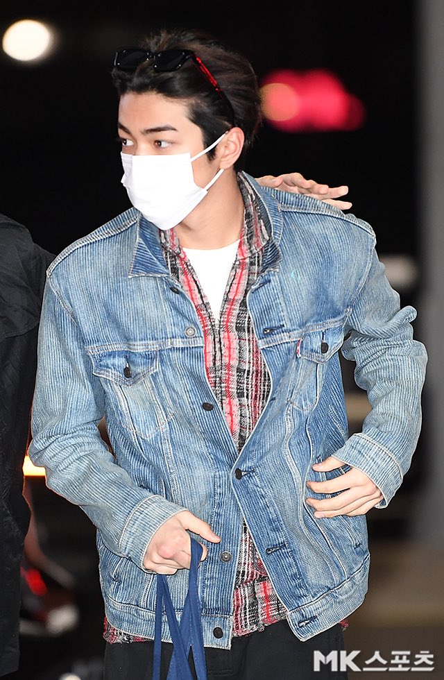 ᴀᴋʜ ᴢɪᴘ tweet media