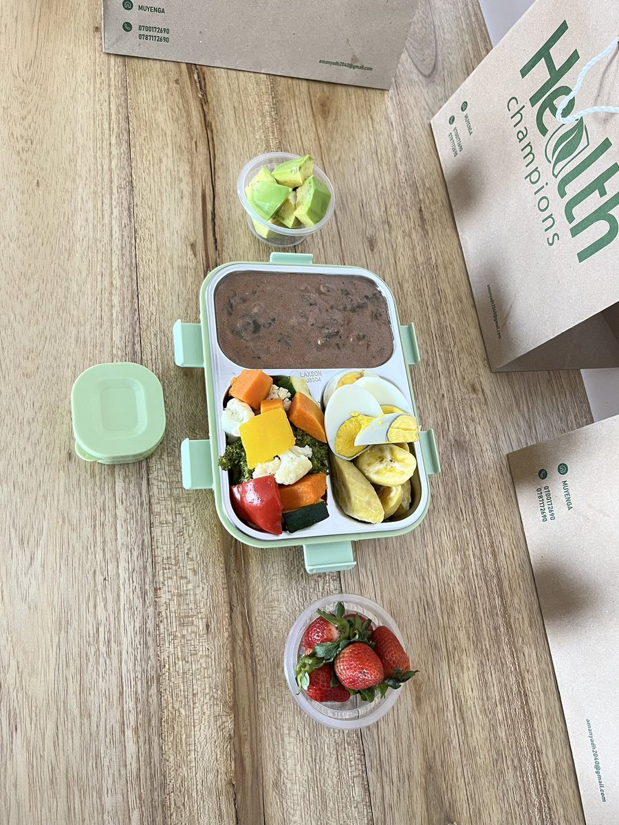 HealthChampionn's tweet image. #Berries are an example of fruit that hasn’t been genetically modified 

When a fruit is genetically modified, the genes of the fruit are tampered &amp;amp; this makes them too sugary &amp;amp; overly sweet

Berries are bursting with #antioxidants;

☑️ Low in Sugar 

☑️ High in fiber #lunch