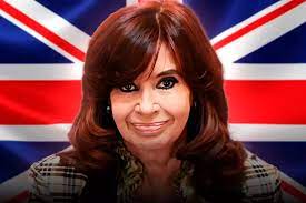 carfgames's tweet image. Nunca olviden, Cristina designó a Natalia Laura Federman, británica e hija de un exjefe de prensa de la Embajada Británica, para un puesto con pleno acceso a información estratégica sobre nuestras FFAA #HeroesdeMalvinas #Malvinas #cfk #ReinoUnido