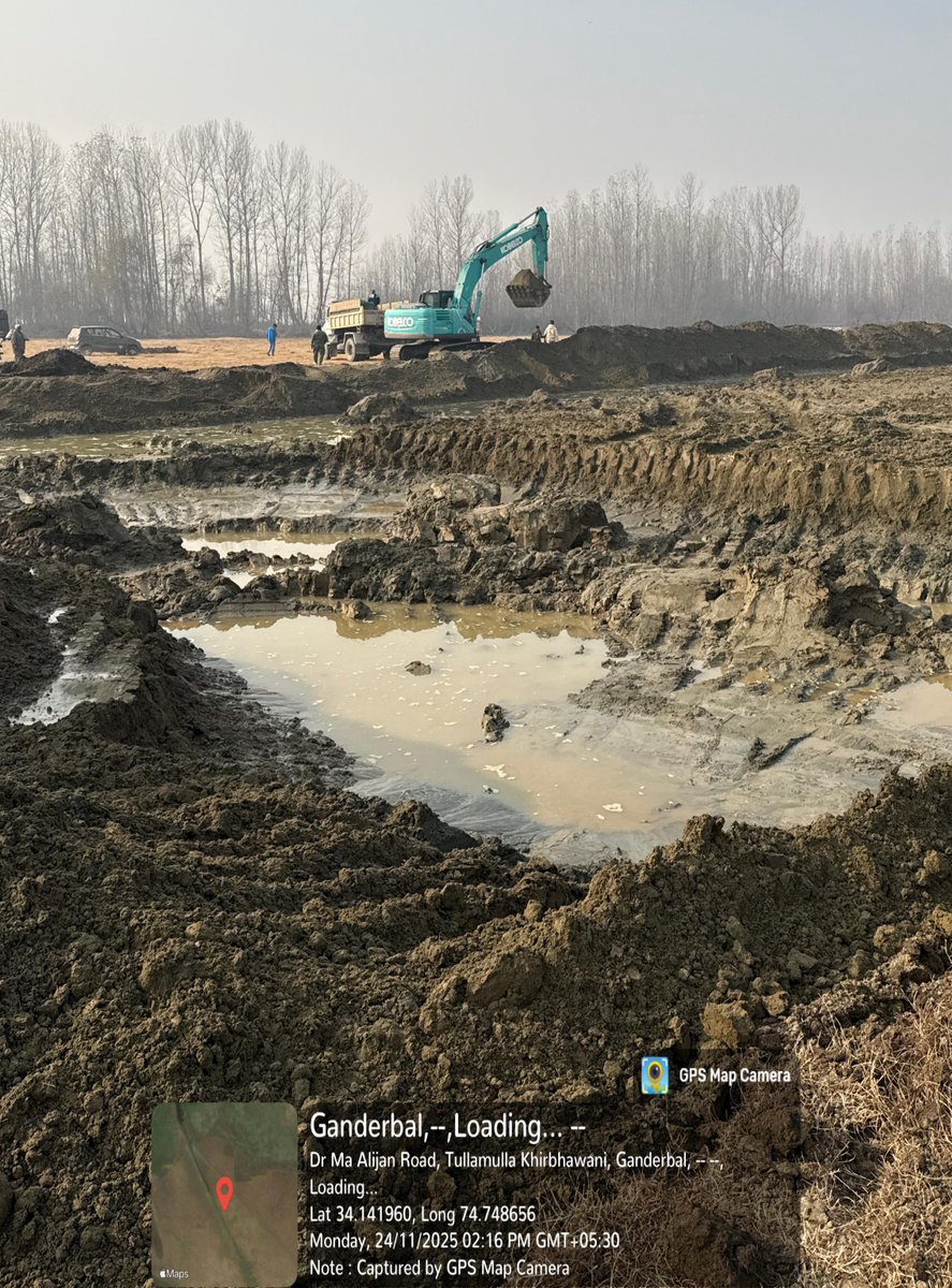 rtimuzaffar's tweet image. Is this Desiltation work or Sand Mining ? Was it necessary to take up this work at a time when Migratory Birds are landing in Kashmir&apos;s Wetlands ? This is Shalbugh Wetland and see how loot &amp;amp; plunder is taking place under the garb of Desiltation work ? Wake up @wildlifejk…
