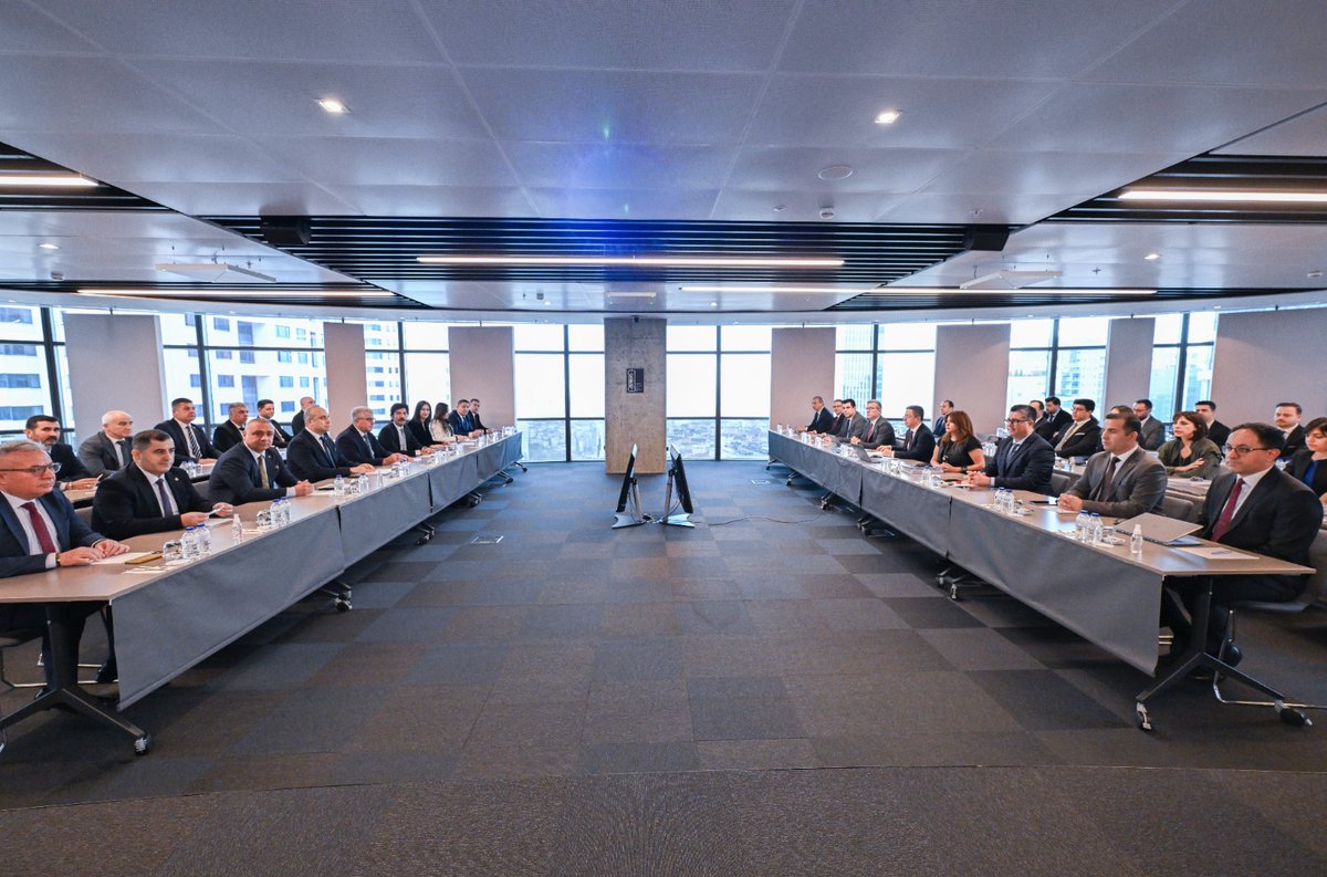 GRUP TOPLU İŞ SÖZLEŞMESİNİN DÖRDÜNCÜ TOPLANTISI YAPILDI

Türk Metal-MESS 2025-2027 dönemi Grup Toplu İş Sözleşmesi müzakerelerinin dördüncü toplantısı bugün 26.11.2025 tarihinde gerçekleştirildi. İstanbul'daki MESS Merkez Ofisinde yapılan toplantıda 15 madde ile İç Yönetmelik ele