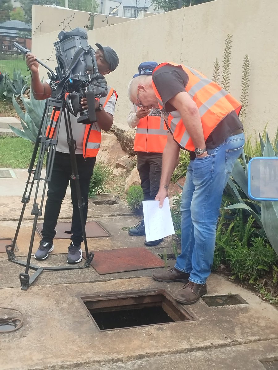 JHBWater's tweet image. We’re out with the media, giving them a closer look at how Johannesburg Water’s Leak Detection Programme works.  #JohannesburgWater #WDM #LeakDetection #MediaTour
