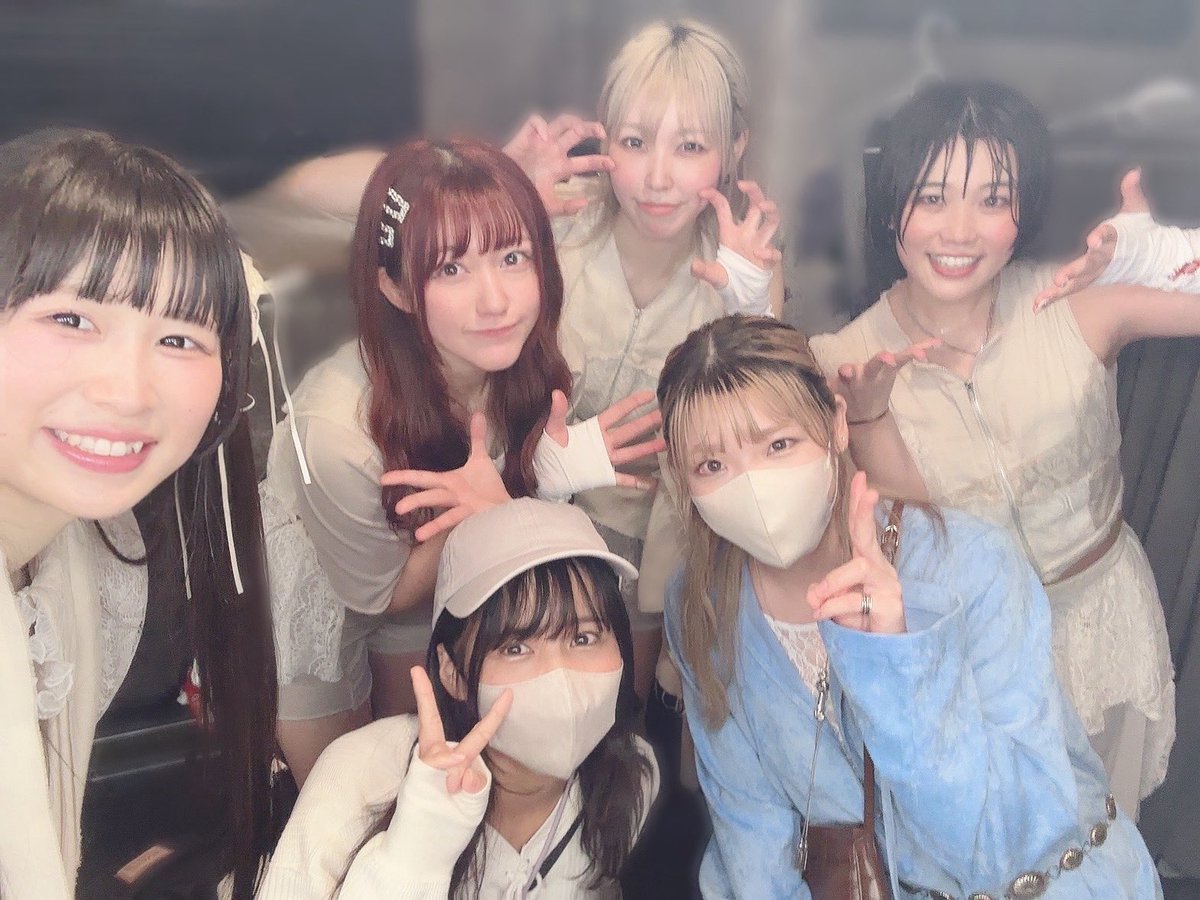 ringo30love's tweet photo. 💖ユイちゃん・あっすーさん💖
Lion net girlの初期から振付をしてくれている2人の先生です❤️‍🔥‼️駆けつけてくれてとても嬉しかった😿✨2人の超かっこいい振付を4人で大切に踊っていきます！！これからもよろしくお願いします🫶🫧 https://t.co/6JL171ox15