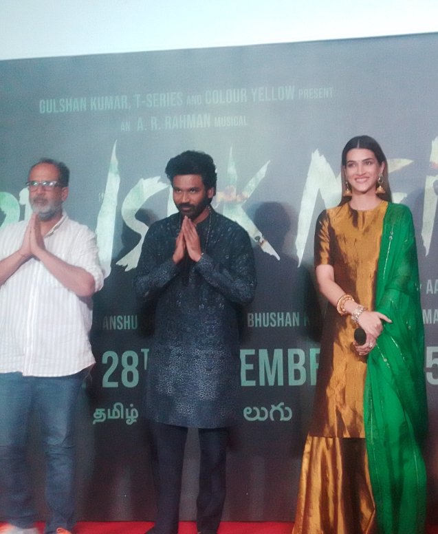 वाराणसी

तेरे इश्क में.. की प्रमोशन के लिए वाराणसी पहुंचे निदेशक आनंद एल राय, अभिनेता धनुष, अभिनेत्री कीर्ति सेनन ने कहा - बनारस में बाबा काशी विश्वनाथ के दर्शन को आए हैं। बनारस के लोगों से मिलकर अच्छा लगता है।