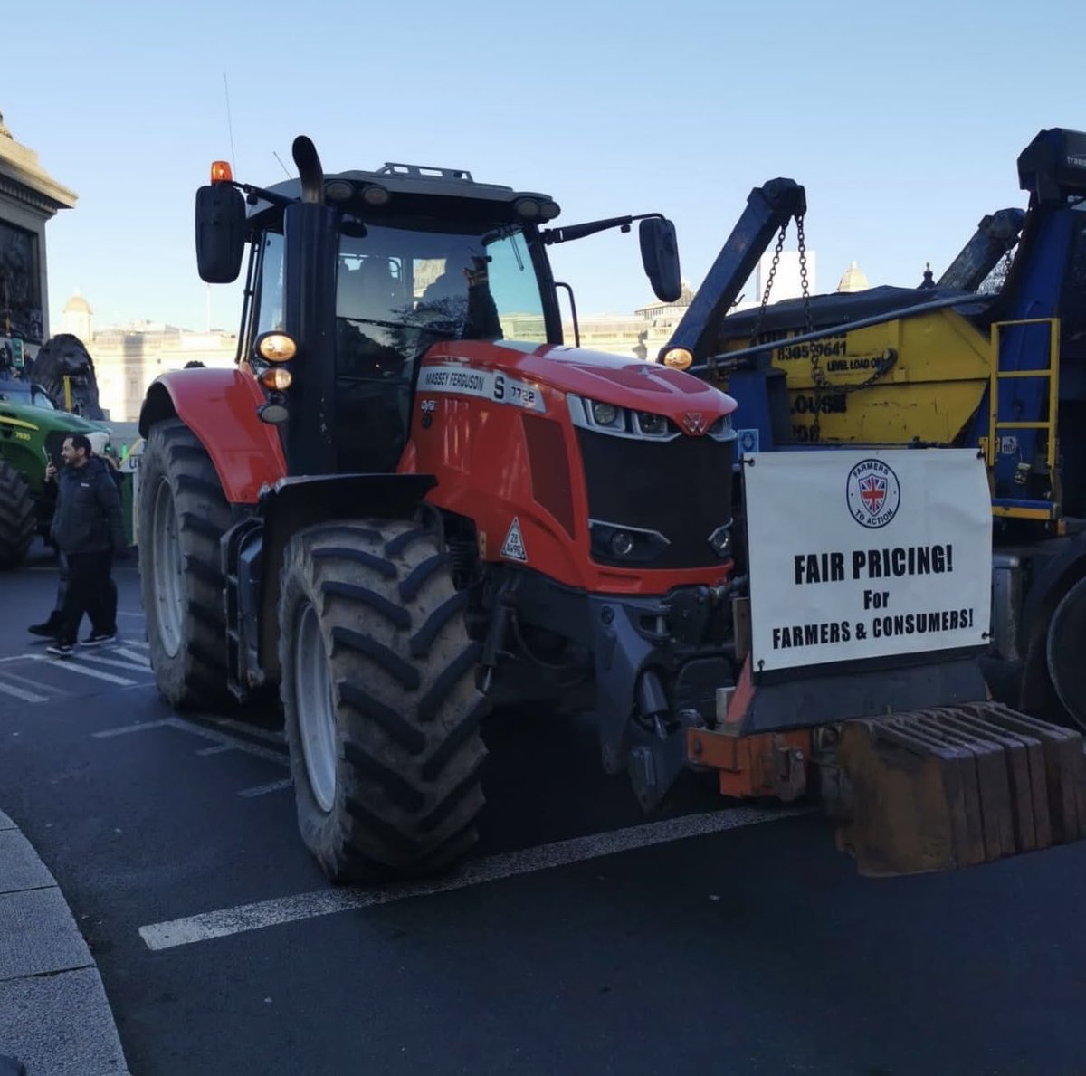 ClarksonsFarm1's tweet image. Farmers are back in London to protest!🇬🇧👏🏻