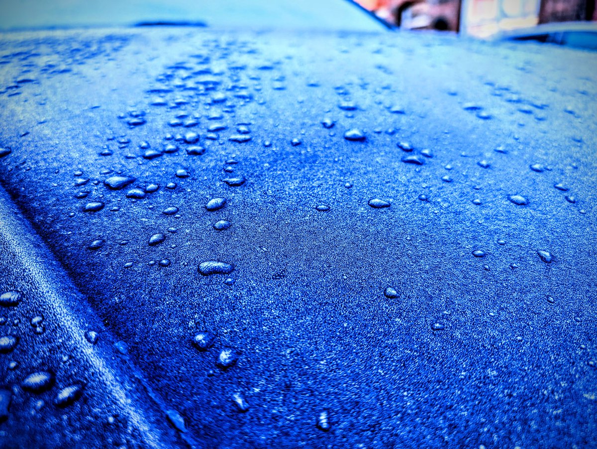 The "magnesium in a petrie dish" effect has hit Manchester. I love the look, not the feel of this Baltic weather. #manchester #photography #frozen