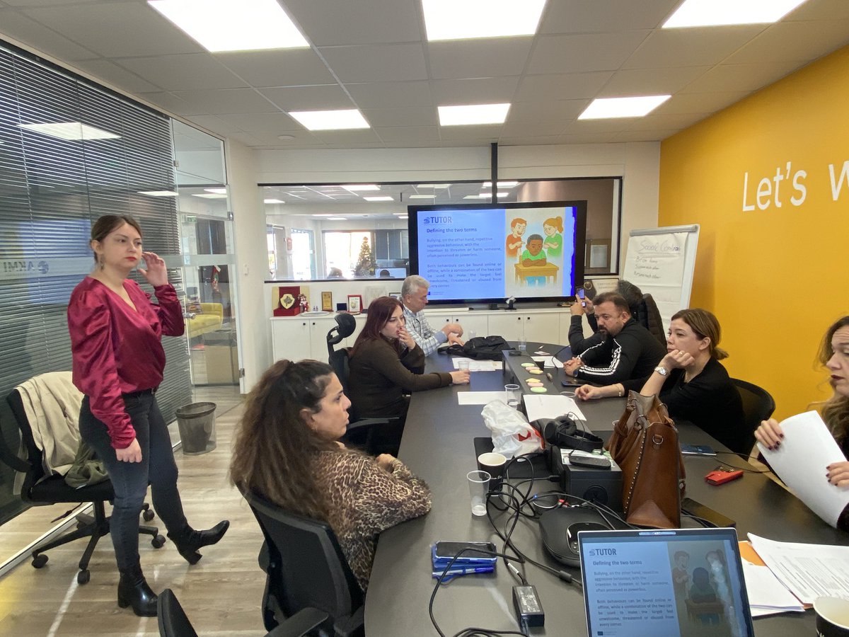 yusufusta72's tweet image. #TUTOR Projesi kapsamında Atina’da Grup çalışmasında VİKTORİA  sunumunu yapıyor 
@SerikMEM
#SERMED