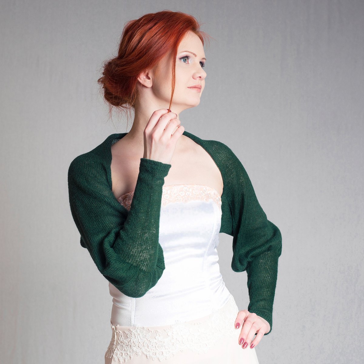 Dark green mohair &amp; silk bolero with puff sleeves 💚   Lightweight, romantic and handmade — perfect for brides or bridesmaids.   #handmadewedding #mohairbolero #knitwear #weddingbolero 

etsy.me/3toh8E8