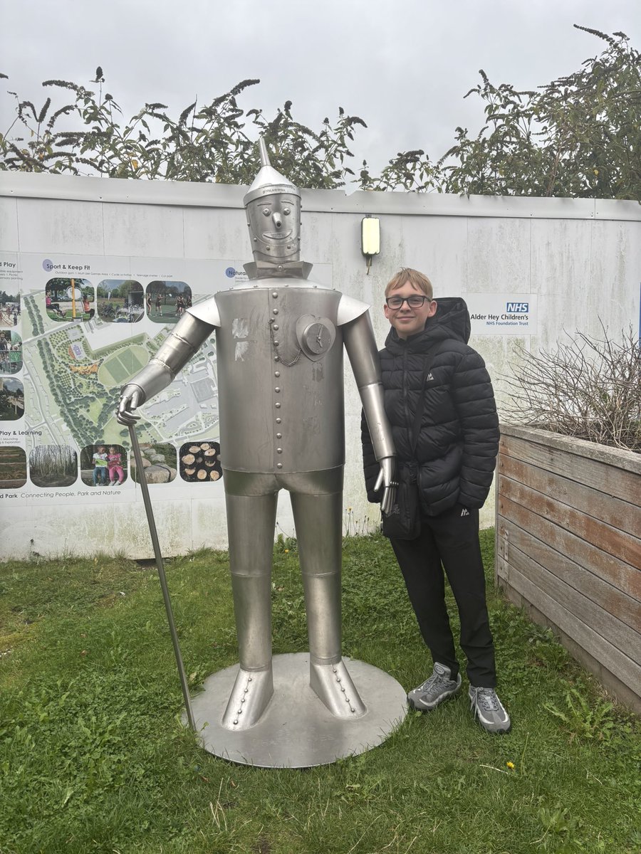 SMBRIDSON's tweet photo. @AlderHeyCharity @AlderHey @AlderHeyInnov  Isle of Man - Alder Hey! With his favorite ❤️ #alderhey https://t.co/6hxvuYRdWf