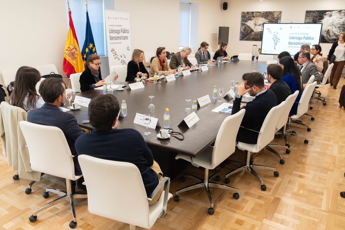 Fundación Carolina tweet media