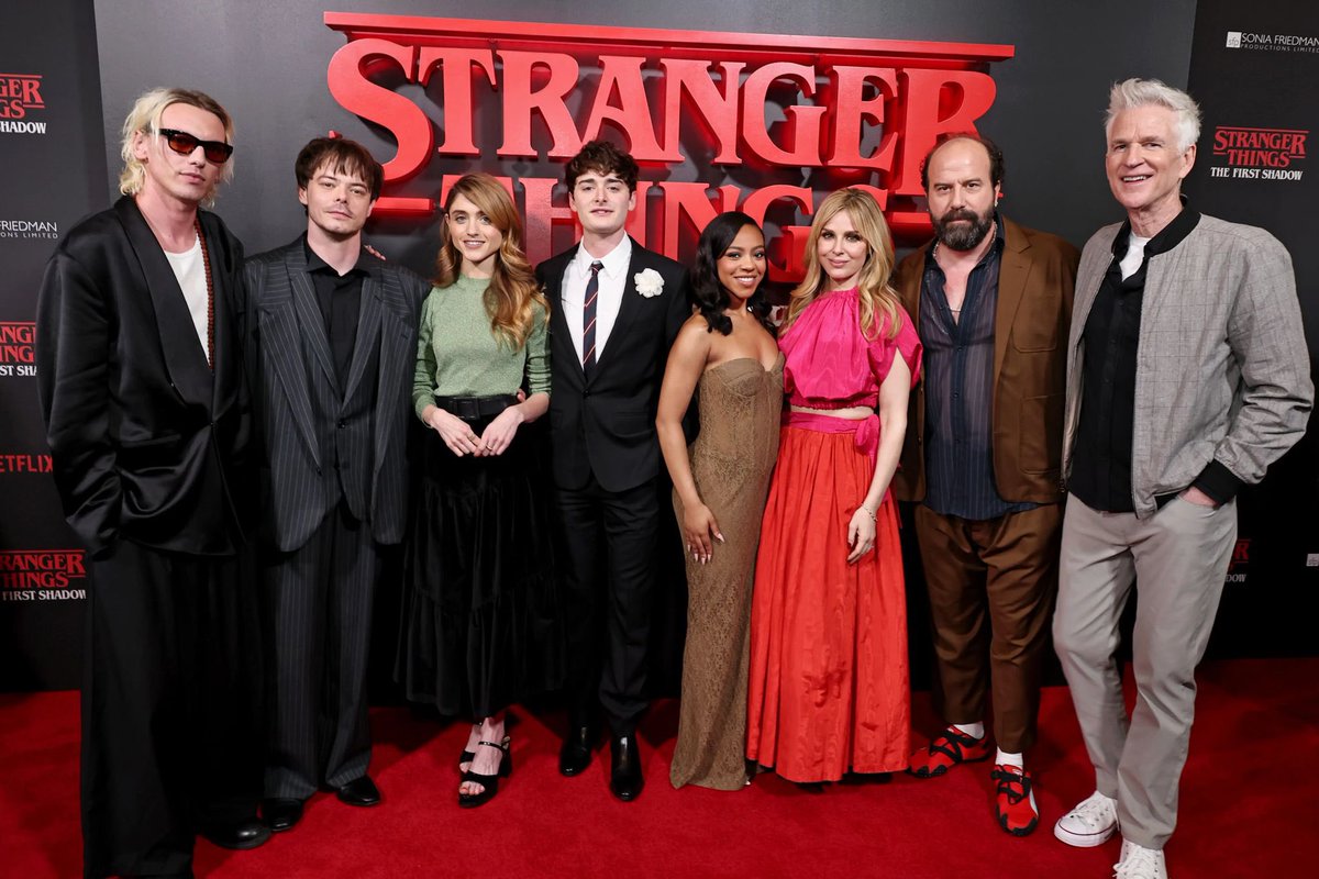 HenMazzig's tweet image. Anti-Israel activists are trying to boycott Stranger Things because two Jewish actors, Noah Schnapp and Brett Gelman,  dared to speak about October 7, advocate for the hostages, and condemn Hamas.

Both actors were crystal clear: they want peace for Israelis and Palestinians, and…