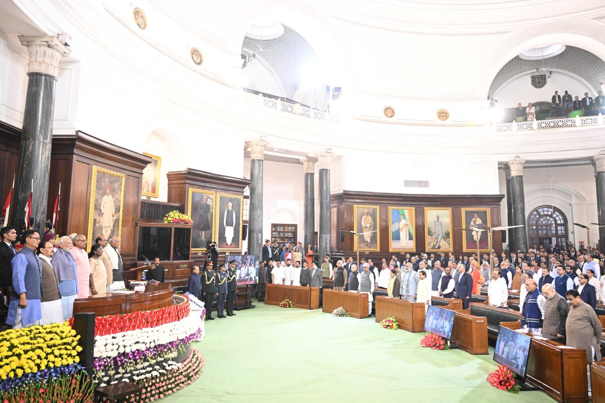 UpendrraRai's tweet image. President #DroupadiMurmu graced the #ConstitutionDay Celebration at the #CentralHall of #SamvidhanSadan in New Delhi. The President said that by moving forward in accordance with the constitutional system, our country&apos;s executive, legislature, and judiciary have strengthened…