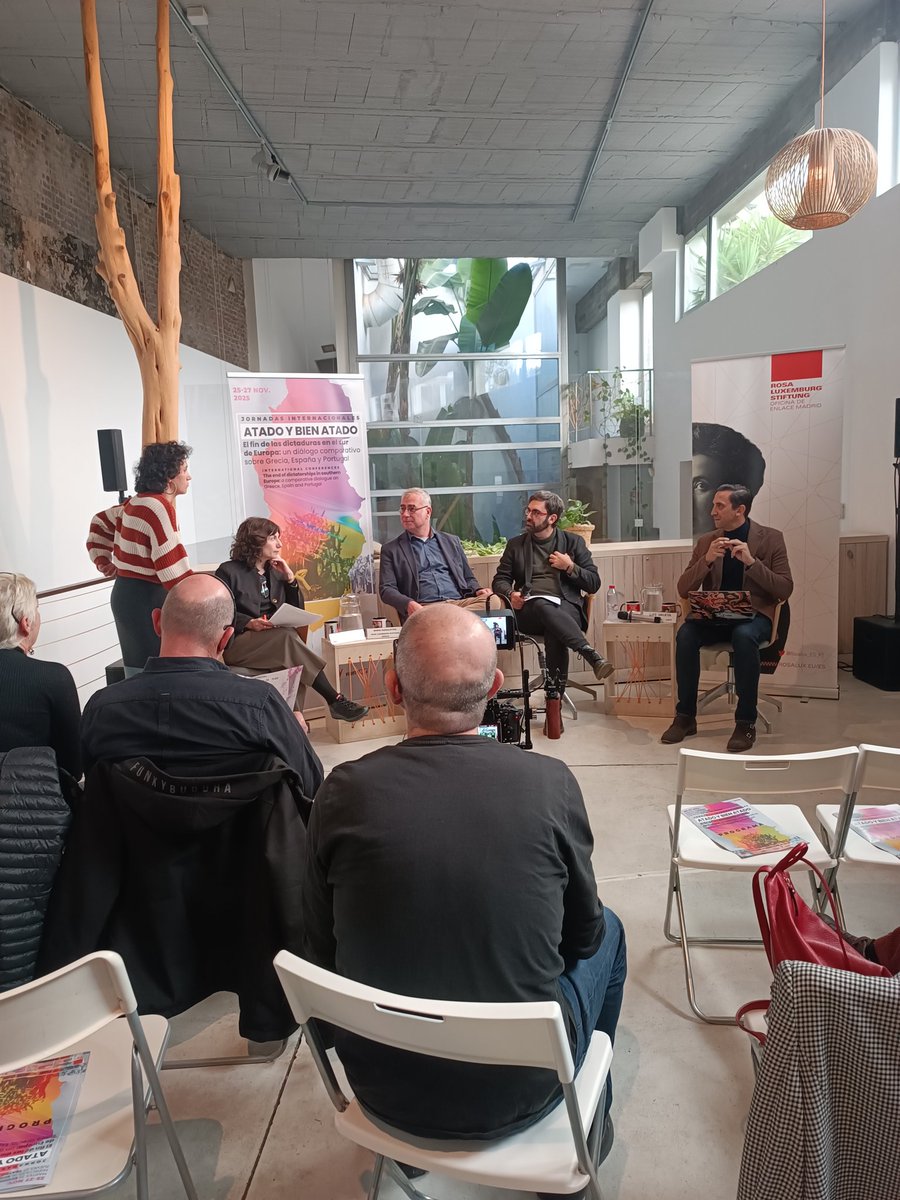 Muchas gracias a la <a href="/Rosalux_ES_PT/">Fundación Rosa Luxemburg</a> por organizar estas Jornadas Internacionales “Atado y bien atado. El fin de las dictaduras en el sur de Europa” ✊🌍 Desde <a href="/CCOO/">Comisiones Obreras</a>
participamos con orgullo.

La democracia no fue un regalo, fue una conquista de la clase trabajadora organizada.