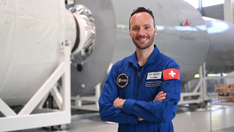 SWISSAPOLLO tweet media