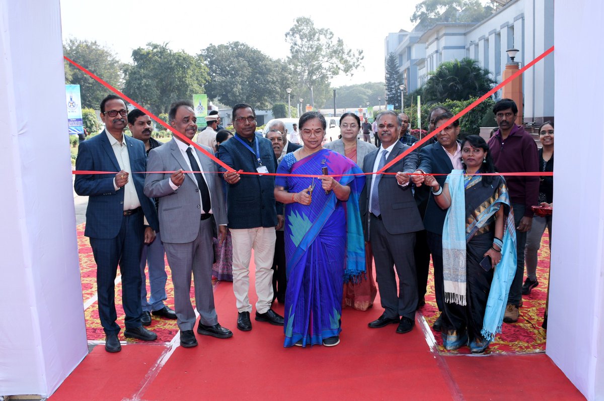 CSIR_NML's tweet image. CSIR-NML celebrated its Platinum Jubilee Foundation Day today. The event was graced by DG CSIR, Dr. N Kalaiselvi, Dr. SG Chowdhury, Director NML, Dr. N Murmu, Director, CMERI &amp;amp; Shri S K Jha, Former C&amp;amp;MD, MIDHANI were present.
@CSIR_IND @DrJitendraSingh @DrNKalaiselvi