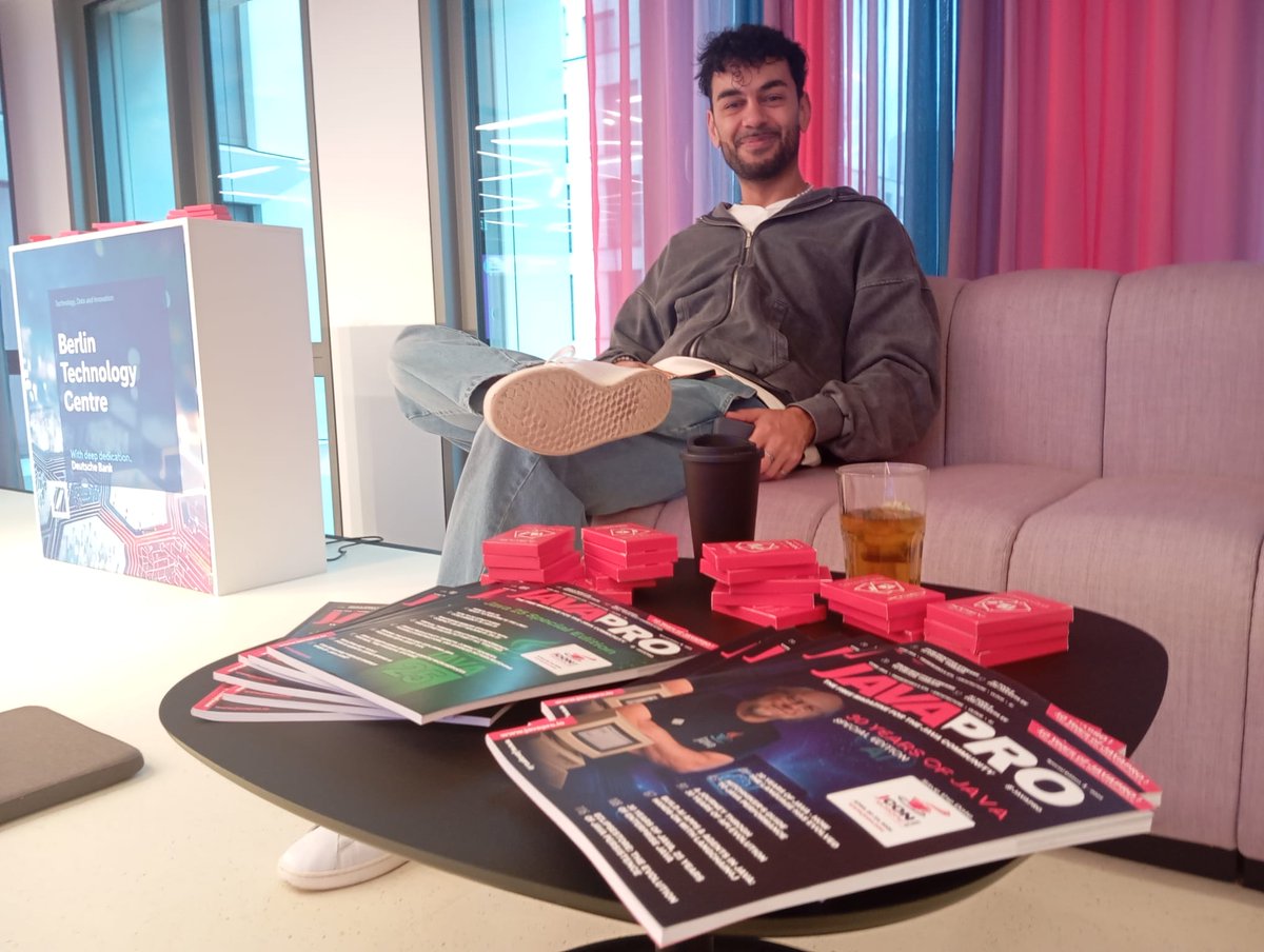 JAVAPROmagazin's tweet image. Now double at #JCON Berlin: the new #JAVAPRO issue AND our “30 Years of #Java” edition! Featuring #Java25, #VirtualThreads, #StructuredConcurrency &amp;amp; #GenAI.
Stop by &amp;amp; grab your free copies!

Can’t attend? Download or subscribe: javapro.io/2025/10/28/sta…