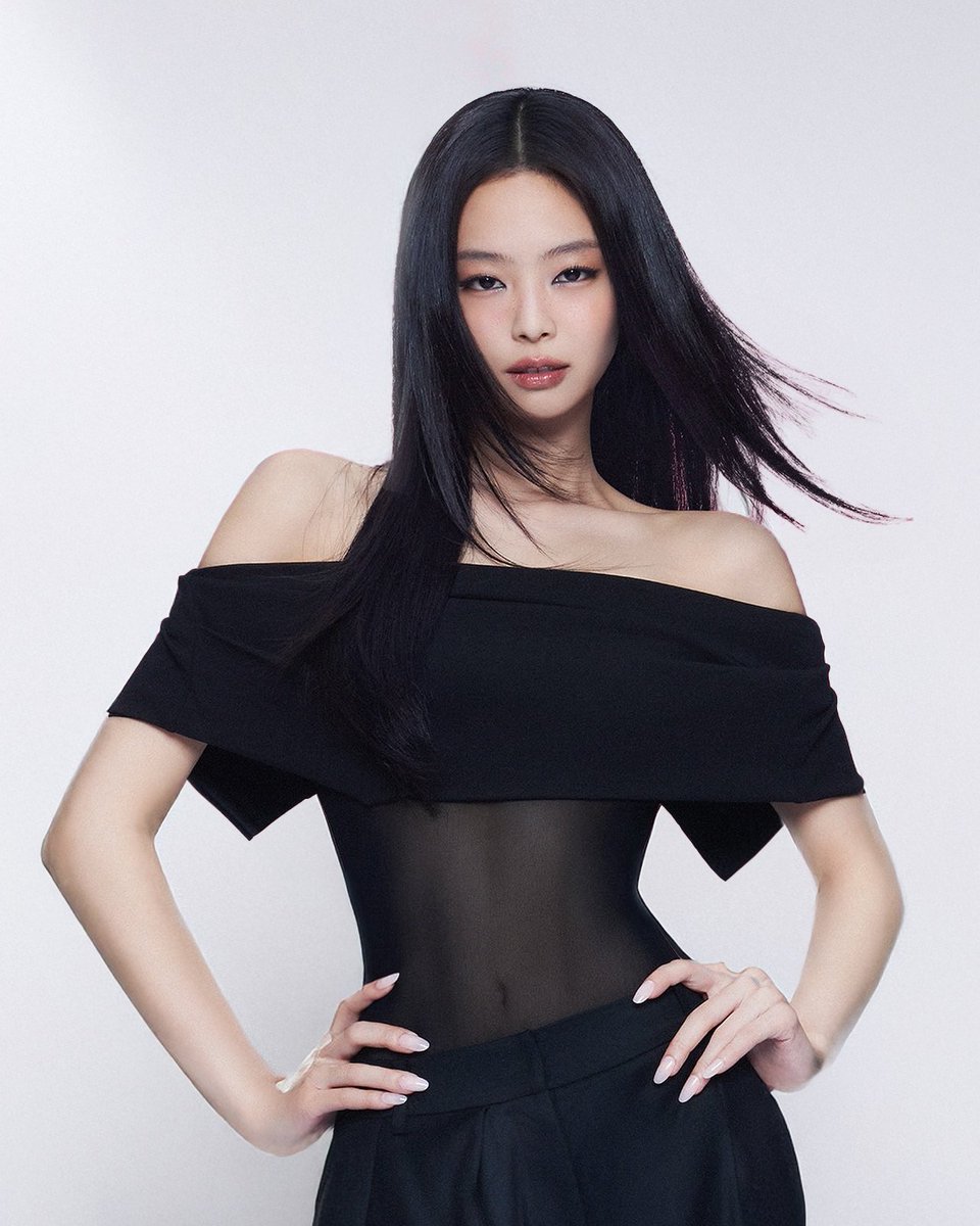 TheePopCore's tweet image. JENNIE is reportedly set to appear as a special guest panelist on the tvN original variety show “Transit Love 4.”