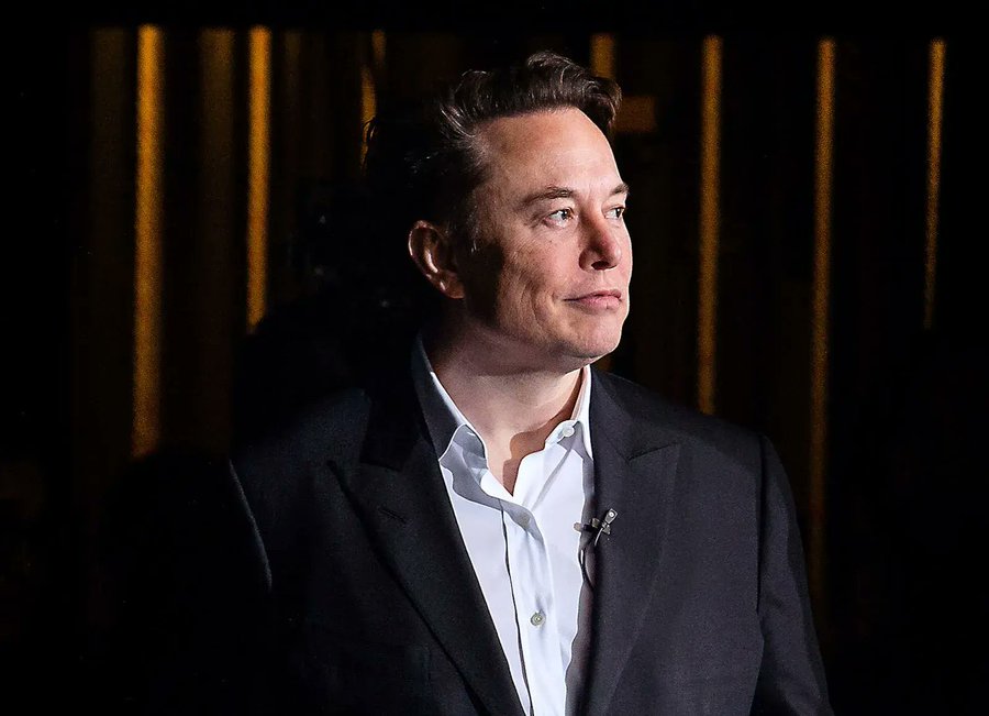 BuildFastWithAI's tweet photo. Elon Musk just threw down the gauntlet:
Can Grok 5 beat the world’s best League of Legends
team with human vision + reaction limits? 👀🔥
AI vs esports… this might be the next frontier nobody expected.
#grok5 #LoLChallenge #XAI #LeagueOfLegends #ElonMusk https://t.co/rOyhxnarrY