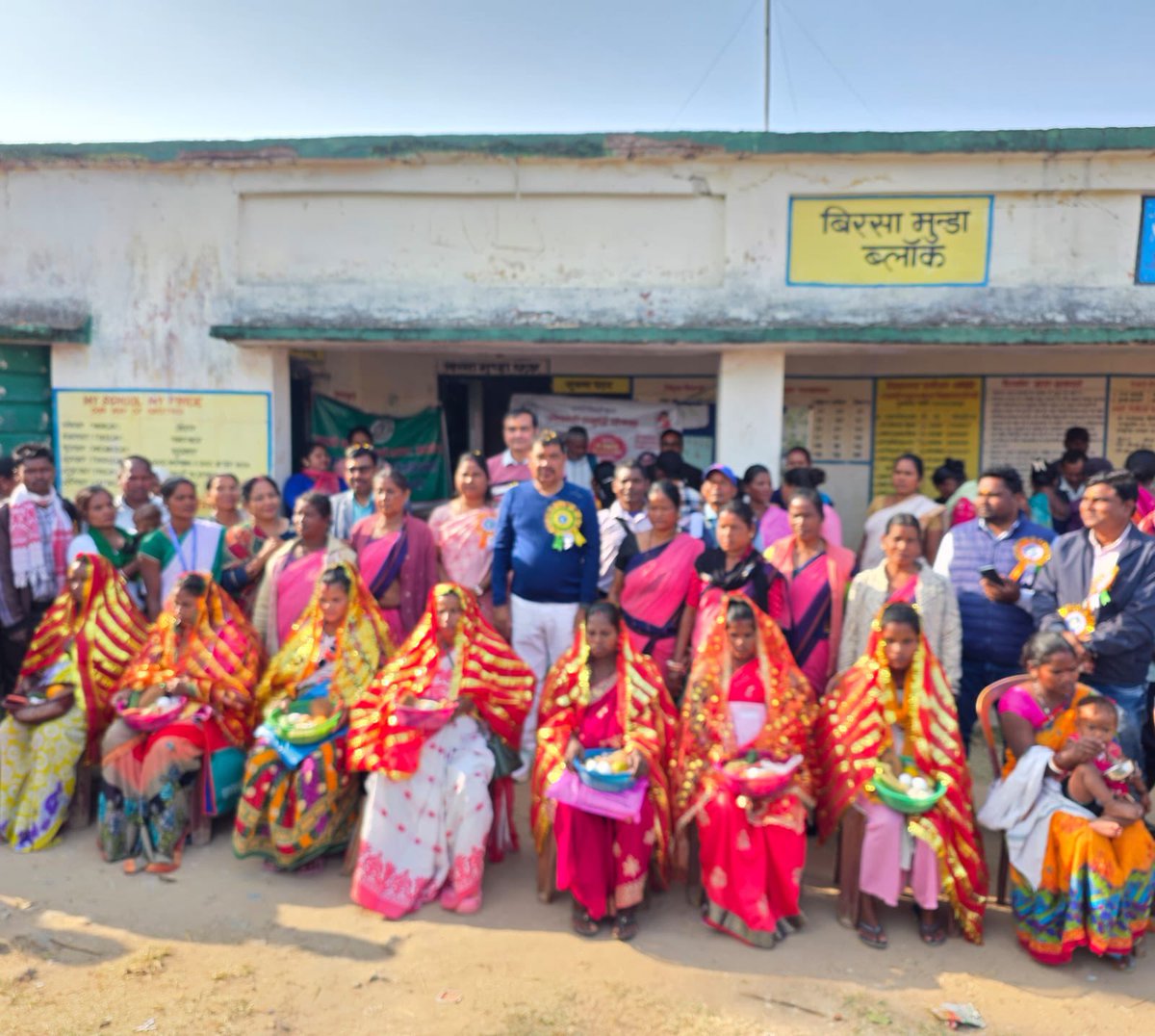 मंझारी प्रखंड के बड़ा तोरलो पंचायत में आयोजित सरकार आपके द्वार कार्यक्रम में शामिल हुआ एवं  लाभुकों के मध्य परिसंपत्तियों का वितरण किया।

सही मायनों में इस कार्यक्रम से सभी जरूरतमंदों को उनका अधिकार अनवरत मिल रहा है।
<a href="/HemantSorenJMM/">Hemant Soren</a> 
<a href="/JharkhandCMO/">Office of Chief Minister, Jharkhand</a> 
<a href="/JmmJharkhand/">Jharkhand Mukti Morcha</a>