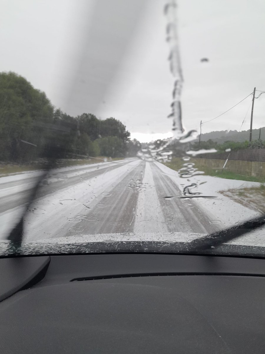 ⚠️CALABRUIX A LA CALÇADA‼️Precaució a carreteres de la zona llevant per calabruix. Uns 15 operaris del Consell ja estan actuant a les vies amb tres maquines lleva neu. Zones principalment afectades: carretera Capdepera-Son Servera i Artà-Capdepera🌨️❄️

➡️conselldemallorca.es/sit/incidencie…