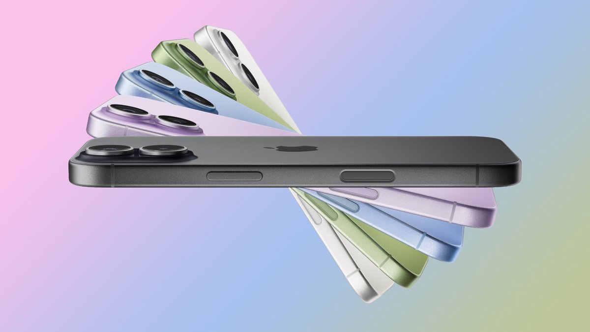 MacRumors's tweet image. iPhone 17 Helps Apple Reclaim Top Spot From Samsung After 14 Years macrumors.com/2025/11/26/iph…