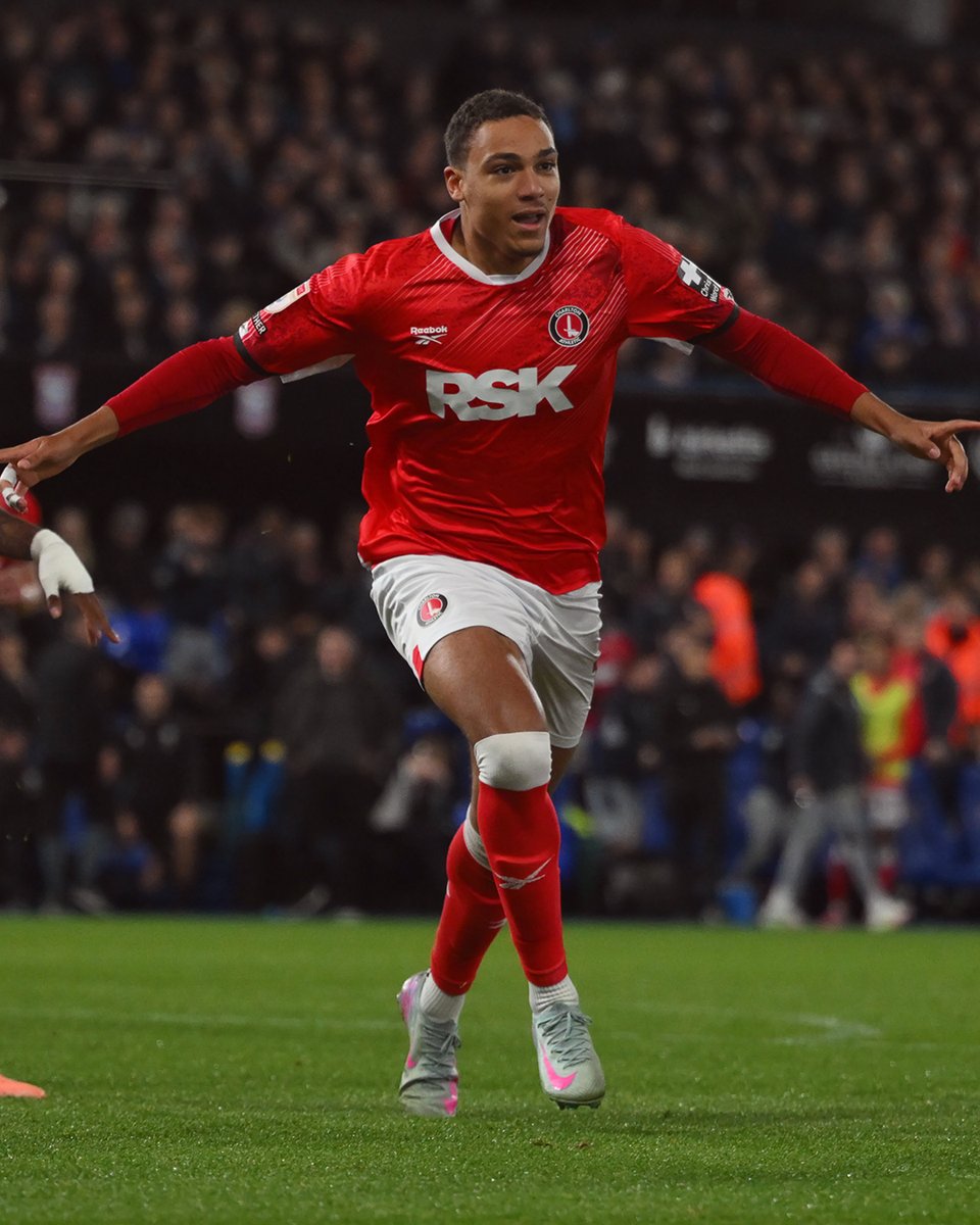 CAFCofficial's tweet image. Happy 22nd birthday, @MilesLeaburn! 🥳

#cafc