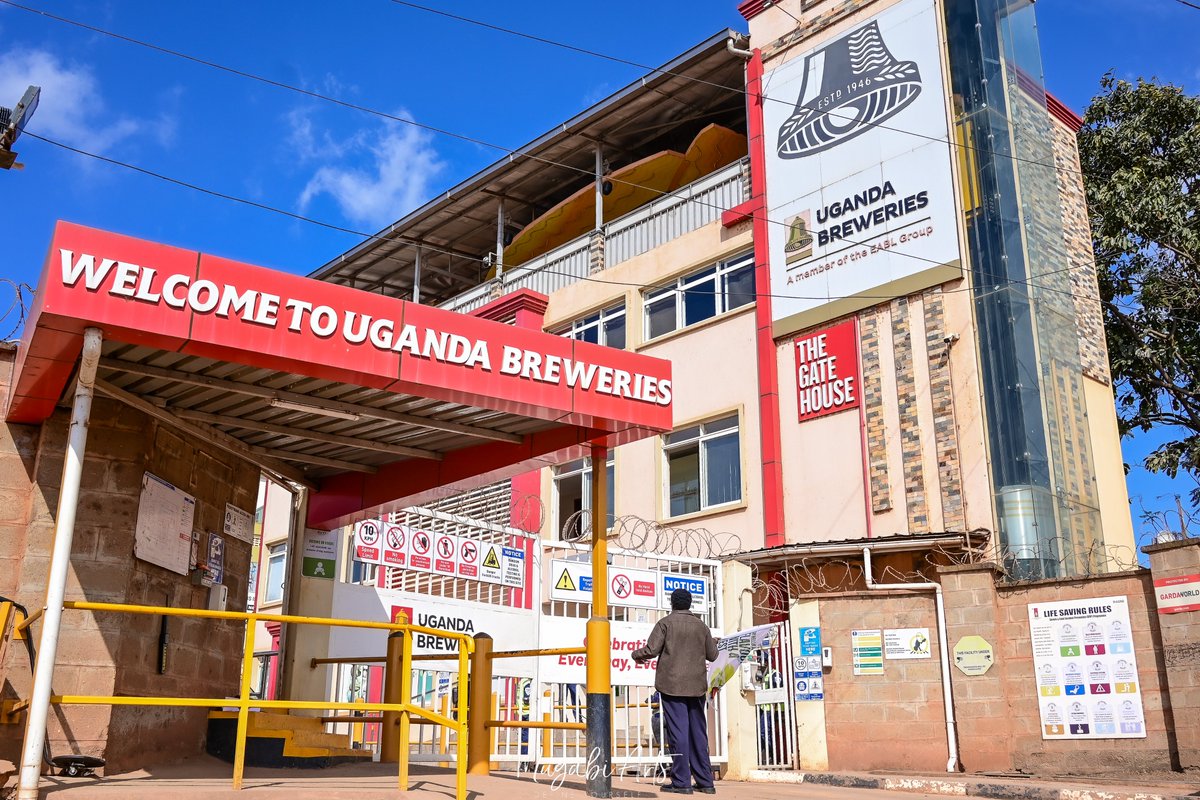 Mugabiarts's tweet photo. Ahead of his upcoming show “Into the Baraka Land” this Saturday at the Ndere Centre, @itsJoshuaBaraka paid a courtesy visit to the Uganda Breweries Limited (UBL) offices in Luzira yesterday.

🧵 https://t.co/OA6SVdSLLJ