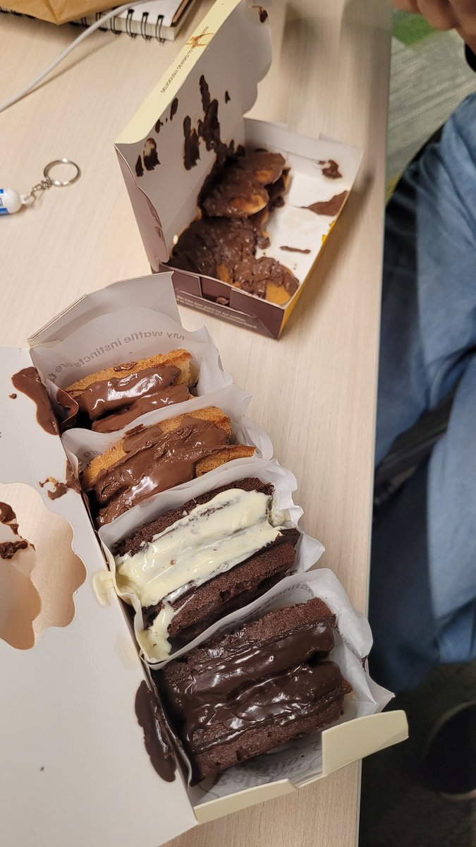 DarshanModi4's tweet image. Treat time 😋