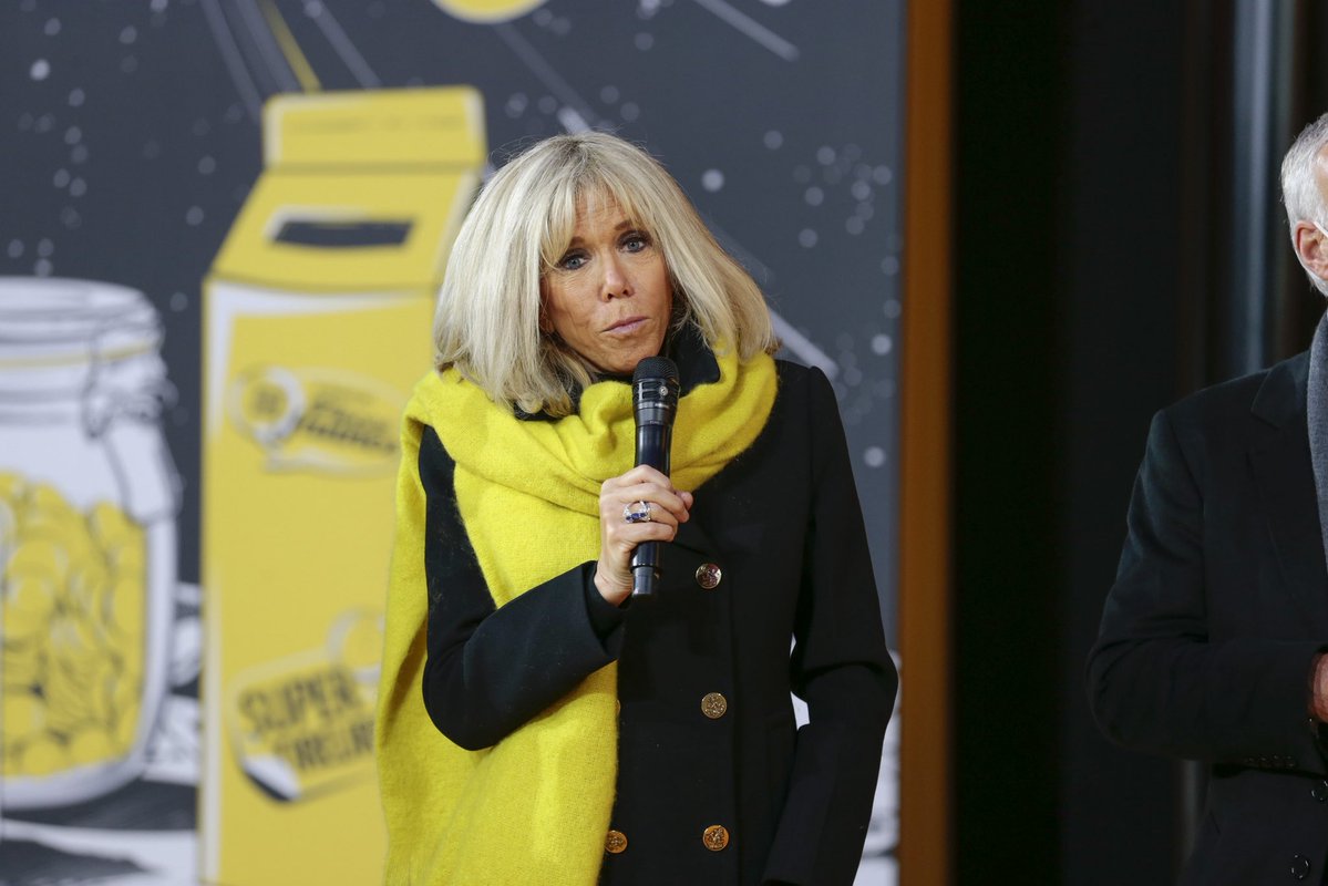 BastionMediaFR's tweet image. 🔴🇫🇷 𝗔𝗟𝗘𝗥𝗧𝗘 𝗜𝗡𝗙𝗢 — Selon Le Canard enchaîné, Brigitte Macron aurait fait verser 2 MILLIONS D’EUROS issus des Pièces Jaunes à l’association e-Enfance entre 2022 et 2025, dirigée par une « bonne amie » à elle.

La somme paraît généreuse, mais un problème majeur se pose :…