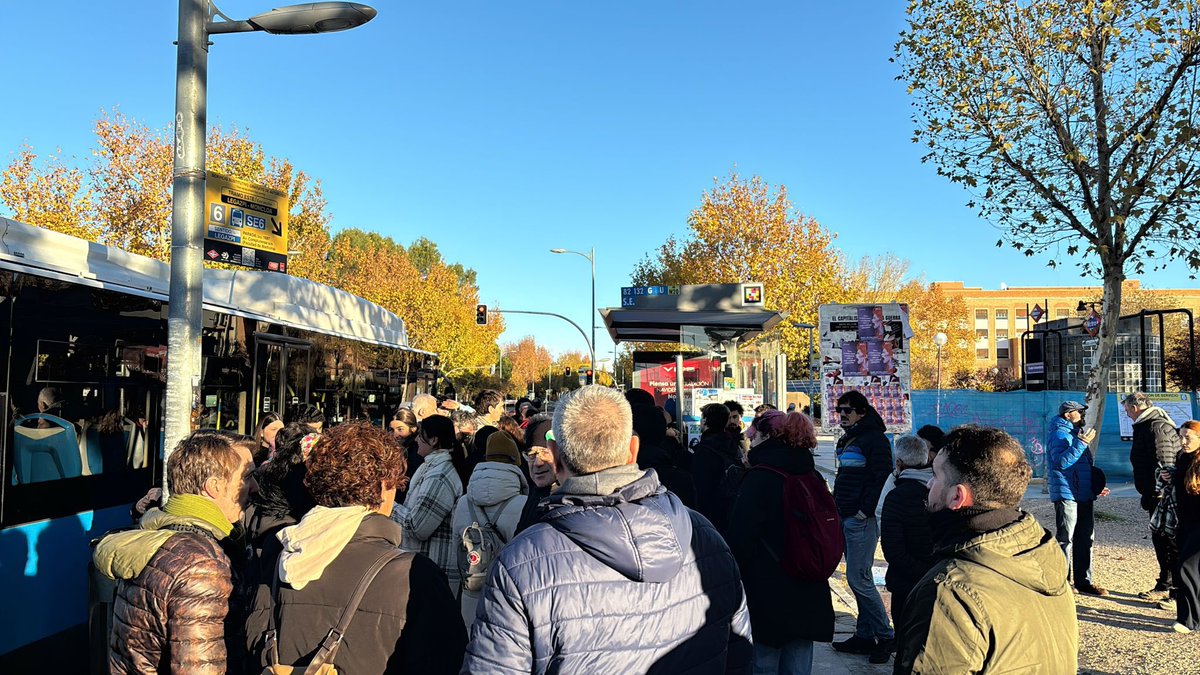 SindicaEstudian's tweet photo. La #Huelga2627N en las Universidades públicas de la Comunidad de Madrid es un éxito rotundo.

Facultades vacías, la actividad totalmente paralizada y los campus llenos de actividad para defender la pública contra los planes privatizadores y represivos de Díaz Ayuso. https://t.co/bPXihXqLg1