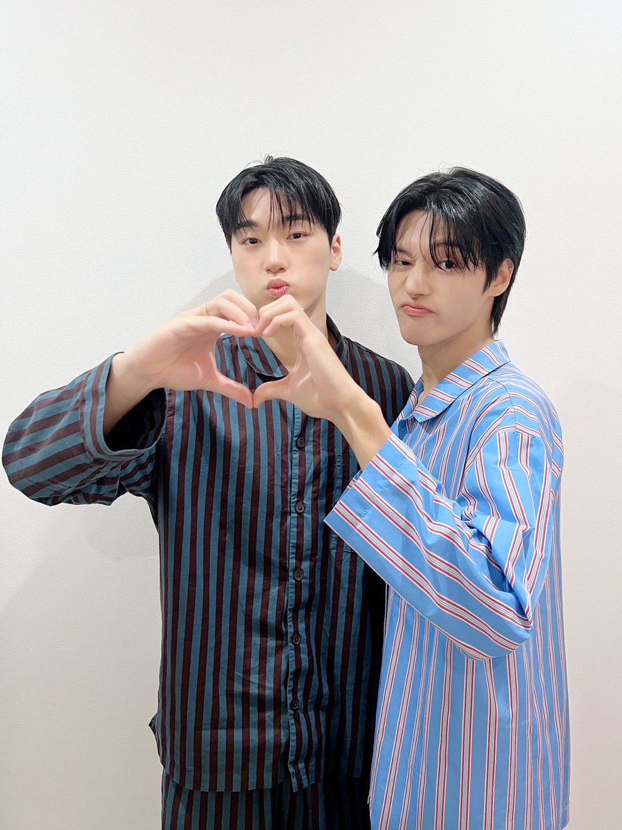 ATEEZofficial's tweet image. [📷] #배프들의밤 Behind Photo

에이티즈의 두 고양이 #산 #우영
배프들의 밤 입장 ˆ ̳ᓀ⩊ᓂ ̳ˆ
헤어지기 아쉬울 만큼 재밌는 시간이었어요💞

#ATEEZ #에이티즈