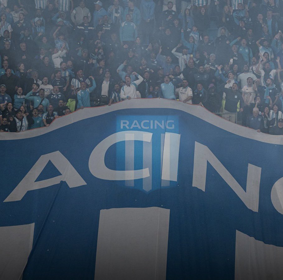 LocademiaRacing's tweet image. Soy de Racing de pendejo
Le doy gracias a mi viejo
Porque siempre me decía
Que por Racing de la vida
Me decía que lo siga
Que lo siga y que lo aliente 
PORQUE RACING ES MI VIDA
DE LA CUNA HASTA LA MUERTE.