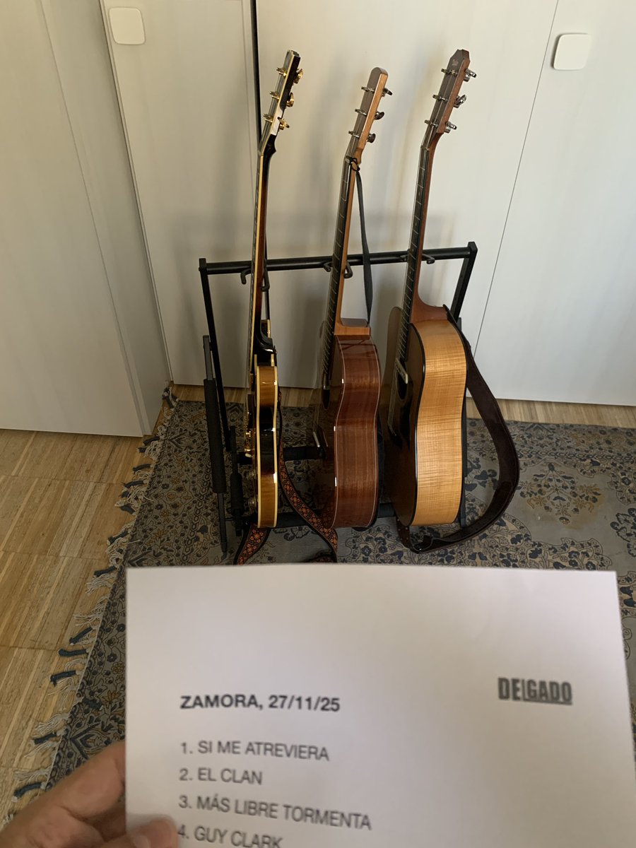 Mañana doy mi último concierto de 2025. En Zamora, en el Avalon, a las 22h. Tres guitarras, un repertorio indie folk y la duda de quién irá a verme (porque no conozco a nadie en la ciudad). 

Si me ayudáis a difundirlo, os lo agradezco 🫂

Entradas:
giglon.com/todos?idEvent=…