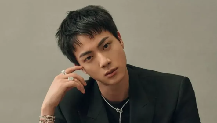 AboutMusicYT's tweet image. Happy 33rd to the worldwide handsome Jin of BTS!